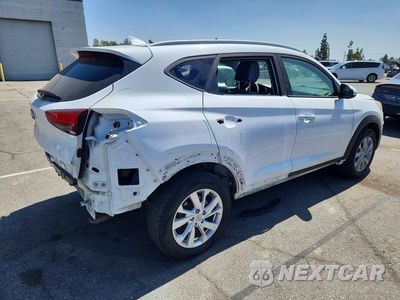 Trzecie zdjęcie samochodu z tyłu: 2019 HYUNDAI TUCSON VALUE VIN:KM8J33A42KU969269 - miniatura