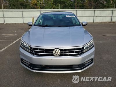Piąte zdjęcie samochodu w środku: 2016 VOLKSWAGEN PASSAT SE VIN:1VWBT7A38GC025574 - miniatura