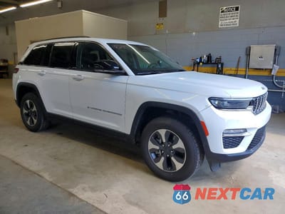 Czwarte zdjęcie samochodu z boku: 2024 JEEP GRAND CHEROKEE LIMITED 4XE VIN:1C4RJYB6XRC721250 - miniatura