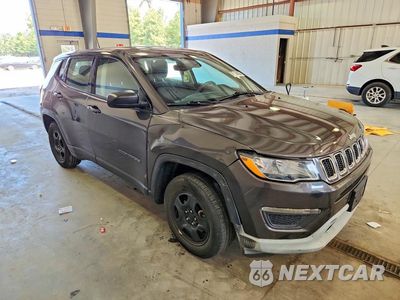 Czwarte zdjęcie samochodu z boku: 2018 JEEP COMPASS SPORT VIN:3C4NJCAB9JT318868 - miniatura