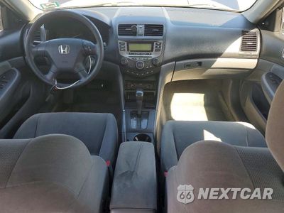 Zdjęcie 8 z 12 samochodu: 2006 HONDA ACCORD VALUE VIN:1HGCM56146A081734 - miniatura