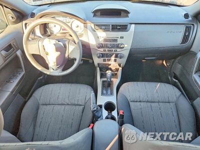 Zdjęcie 8 z 12 samochodu: 2010 FORD FOCUS SE VIN:1FAHP3FN0AW220407 - miniatura