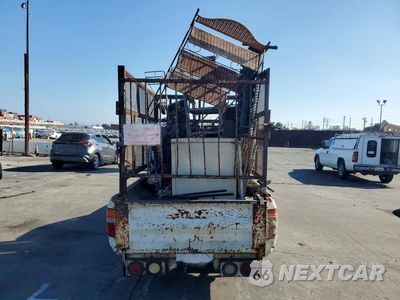Zdjęcie 6 z 12 samochodu: 1992 TOYOTA PICKUP DELUXE VIN:JT4VN82N7N5004670 - miniatura