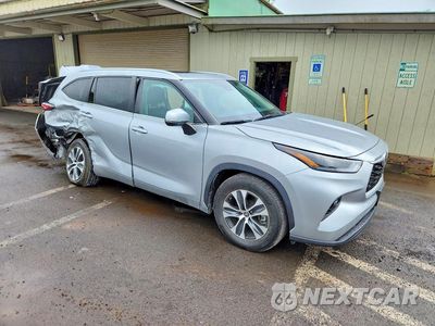 Czwarte zdjęcie samochodu z boku: 2024 TOYOTA HIGHLANDER LE VIN:5TDKDRAH7RS050975 - miniatura