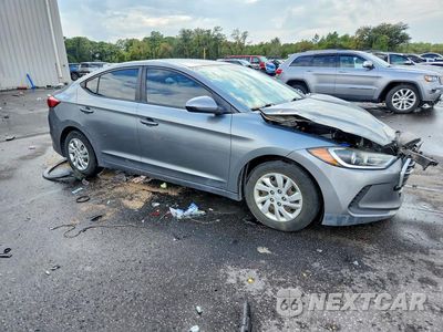 Czwarte zdjęcie samochodu z boku: 2017 HYUNDAI ELANTRA SE VIN:KMHD74LF8HU356961 - miniatura