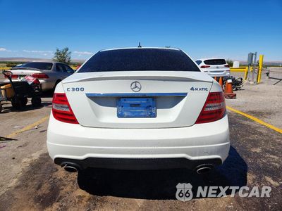 Zdjęcie 6 z 13 samochodu: 2012 MERCEDES-BENZ C 300 4MATIC VIN:WDDGF8BBXCA691990 - miniatura