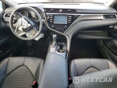 Zdjęcie 8 z 12 samochodu: 2018 TOYOTA CAMRY L VIN:4T1B11HK5JU010126 - miniatura