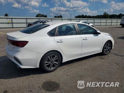 Trzecie zdjęcie samochodu z tyłu: 2022 KIA FORTE LXS VIN:3KPF24AD2NE496236 - miniatura