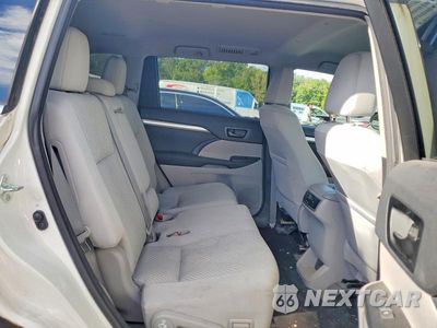 Zdjęcie 11 z 13 samochodu: 2015 TOYOTA HIGHLANDER LE VIN:5TDBKRFH8FS109445 - miniatura