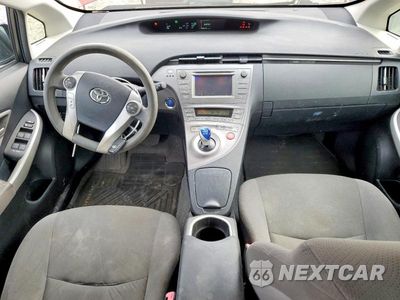Zdjęcie 8 z 13 samochodu: 2012 TOYOTA PRIUS TWO VIN:JTDKN3DU6C1601873 - miniatura