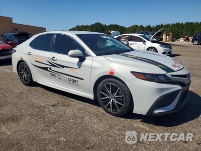 Czwarte zdjęcie samochodu z boku: 2024 TOYOTA CAMRY SE VIN:4T1G11AK8RU214589 - miniatura