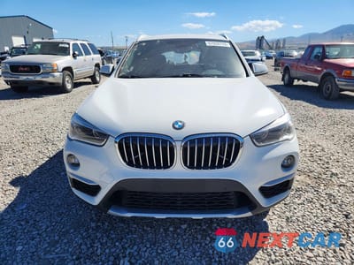 Piąte zdjęcie samochodu w środku: 2017 BMW X1 XDRIVE28I VIN:WBXHT3C37H5F80725 - miniatura
