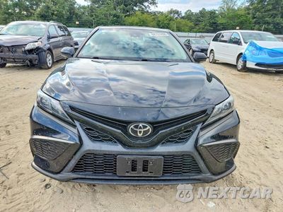 Piąte zdjęcie samochodu w środku: 2022 TOYOTA CAMRY SE VIN:4T1G11AK1NU650839 - miniatura