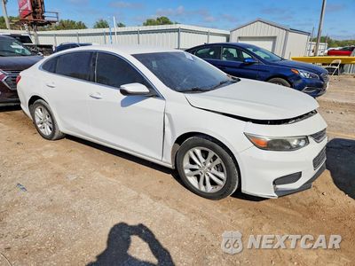 Czwarte zdjęcie samochodu z boku: 2017 CHEVROLET MALIBU LT VIN:1G1ZE5STXHF206361 - miniatura