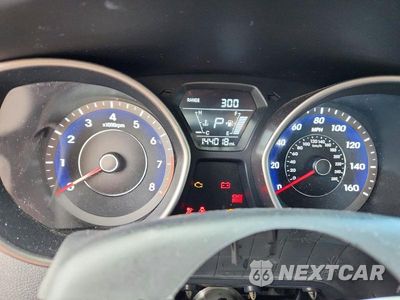 Zdjęcie 9 z 12 samochodu: 2014 HYUNDAI ELANTRA LIMITED VIN:5NPDH4AE0EH489862 - miniatura