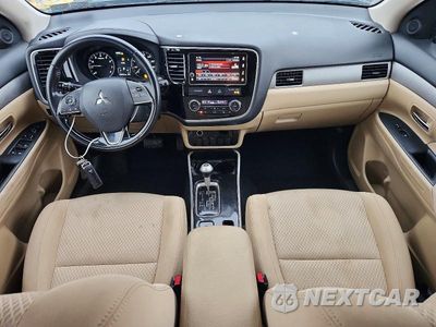 Zdjęcie 8 z 12 samochodu: 2018 MITSUBISHI OUTLANDER SE VIN:JA4AZ3A31JZ071509 - miniatura