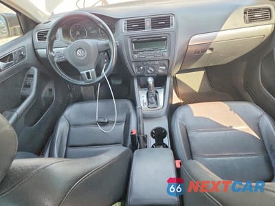 Zdjęcie 8 z 12 samochodu: 2014 VOLKSWAGEN JETTA SE VIN:3VWD17AJ5EM401429 - miniatura