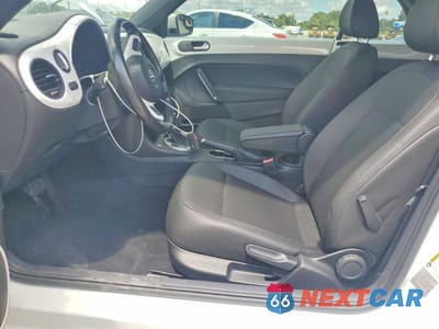 Zdjęcie 7 z 12 samochodu: 2016 VOLKSWAGEN BEETLE S/SE VIN:3VW517AT5GM809373 - miniatura