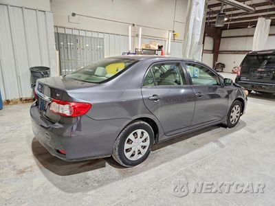 Trzecie zdjęcie samochodu z tyłu: 2011 TOYOTA COROLLA LE VIN:JTDBU4EE6B9167826 - miniatura