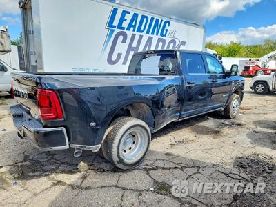 Trzecie zdjęcie samochodu z tyłu: 2025 RAM 3500 LIMITED VIN:3C63RRRL7SG574668 - miniatura