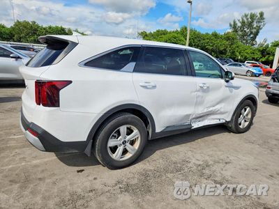 Trzecie zdjęcie samochodu z tyłu: 2025 KIA SORENTO LX VIN:5XYRG4JC6SG398136 - miniatura