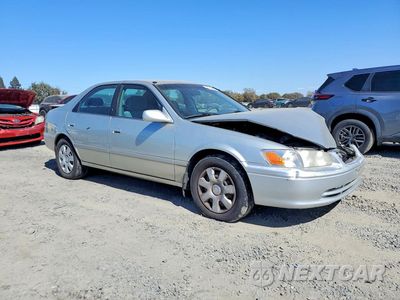 Czwarte zdjęcie samochodu z boku: 2000 TOYOTA CAMRY LE VIN:JT2BG28K4Y0504108 - miniatura