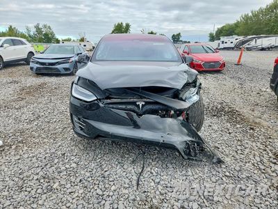 Piąte zdjęcie samochodu w środku: 2018 TESLA MODEL X VIN:5YJXCDE28JF142395 - miniatura