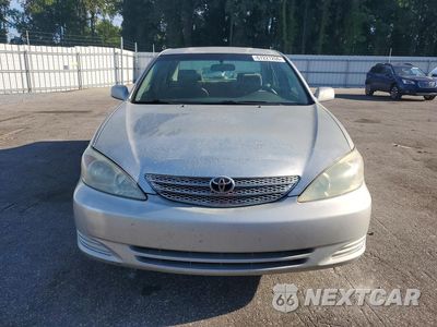 Piąte zdjęcie samochodu w środku: 2002 TOYOTA CAMRY LE VIN:4T1BE32K82U524711 - miniatura