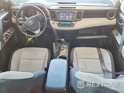 Zdjęcie 8 z 13 samochodu: 2017 TOYOTA RAV4 HYBRID XLE VIN:JTMRJREV3HD109750 - miniatura
