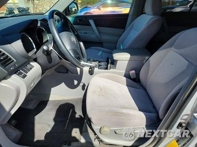 Zdjęcie 7 z 13 samochodu: 2008 TOYOTA HIGHLANDER BASE VIN:JTEDS41A682060080 - miniatura