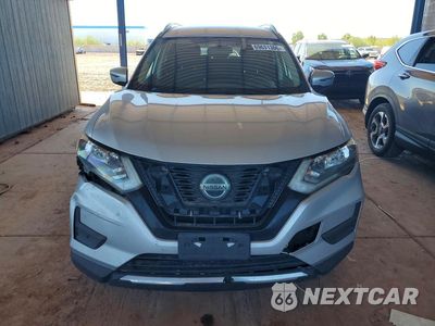 Piąte zdjęcie samochodu w środku: 2018 NISSAN ROGUE SV VIN:JN8AT2MT6JW455417 - miniatura