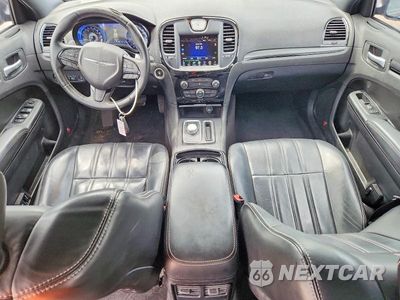 Zdjęcie 8 z 13 samochodu: 2016 CHRYSLER 300 S VIN:2C3CCABG3GH220263 - miniatura