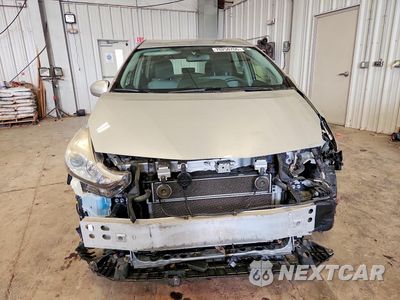 Piąte zdjęcie samochodu w środku: 2015 TOYOTA PRIUS V THREE VIN:JTDZN3EUXFJ032981 - miniatura