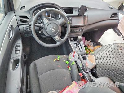 Zdjęcie 8 z 12 samochodu: 2019 NISSAN SENTRA S VIN:3N1AB7AP8KY273363 - miniatura