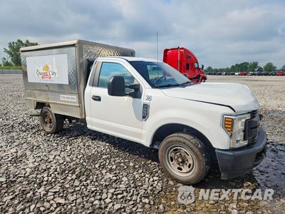 Czwarte zdjęcie samochodu z boku: 2019 FORD F250 SUPER DUTY VIN:1FTBF2A68KED14863 - miniatura