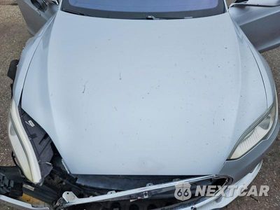 Zdjęcie 11 z 12 samochodu: 2015 TESLA MODEL S VIN:5YJSA1E4XFF113990 - miniatura
