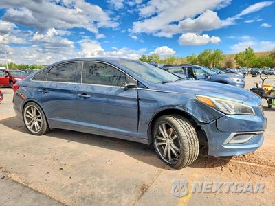 Czwarte zdjęcie samochodu z boku: 2016 HYUNDAI SONATA SE VIN:5NPE24AF6GH263410 - miniatura