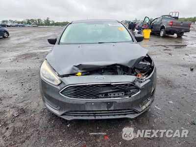 Piąte zdjęcie samochodu w środku: 2017 FORD FOCUS S VIN:1FADP3E2XHL327630 - miniatura