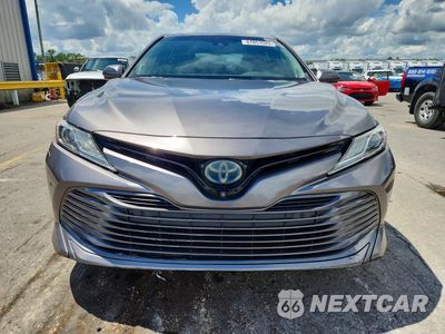 Piąte zdjęcie samochodu w środku: 2018 TOYOTA CAMRY HYBRID XLE VIN:4T1B21HK6JU505626 - miniatura