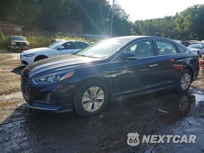 2018 HYUNDAI SONATA HYBRID SE KMHE24L38JA080135 - główne zdjęcie licytacji z USA - miniatura