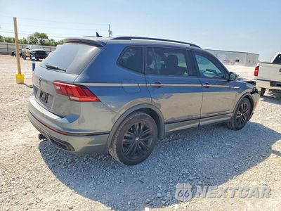 Trzecie zdjęcie samochodu z tyłu: 2022 VOLKSWAGEN TIGUAN SE R-LINE BLACK VIN:3VVCB7AX0NM078358 - miniatura