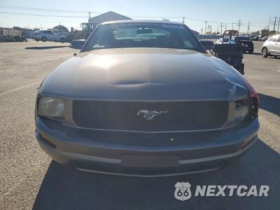 Piąte zdjęcie samochodu w środku: 2005 FORD MUSTANG VIN:1ZVFT80N655188297 - miniatura