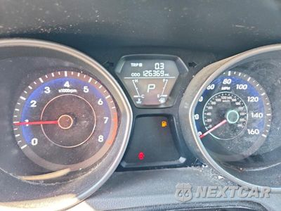 Zdjęcie 9 z 12 samochodu: 2012 HYUNDAI ELANTRA LIMITED VIN:5NPDH4AE0CH090592 - miniatura