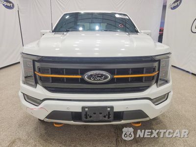 Piąte zdjęcie samochodu w środku: 2023 FORD F150 SUPERCREW VIN:1FTEW1E82PFB97219 - miniatura