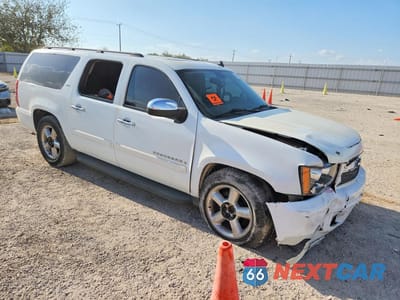 Czwarte zdjęcie samochodu z boku: 2008 CHEVROLET SUBURBAN C1500 LS VIN:1GNFC16008J204471 - miniatura