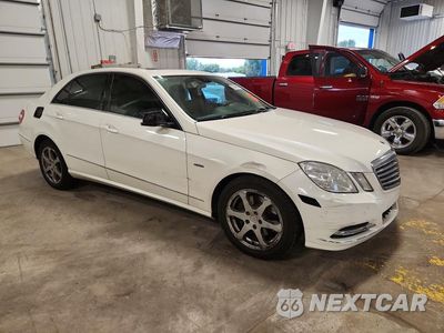Czwarte zdjęcie samochodu z boku: 2012 MERCEDES-BENZ E 350 VIN:WDDHF5KB2CA528141 - miniatura