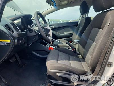Zdjęcie 7 z 13 samochodu: 2017 KIA FORTE LX VIN:3KPFK4A79HE053127 - miniatura