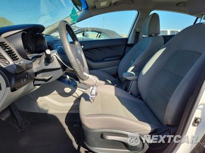 Zdjęcie 7 z 13 samochodu: 2014 KIA FORTE LX VIN:KNAFX4A60E5241452 - miniatura