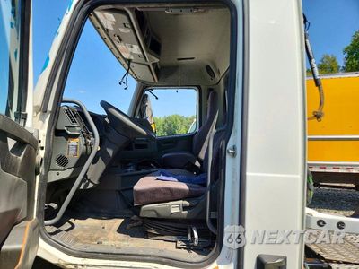 Zdjęcie 7 z 13 samochodu: 2024 VOLVO VNL SEMI TRUCK VIN:4V4NC9EH6RN654943 - miniatura