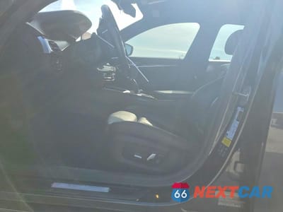 Zdjęcie 7 z 12 samochodu: 2020 BMW 530 XI VIN:WBAJR7C07LWW65068 - miniatura